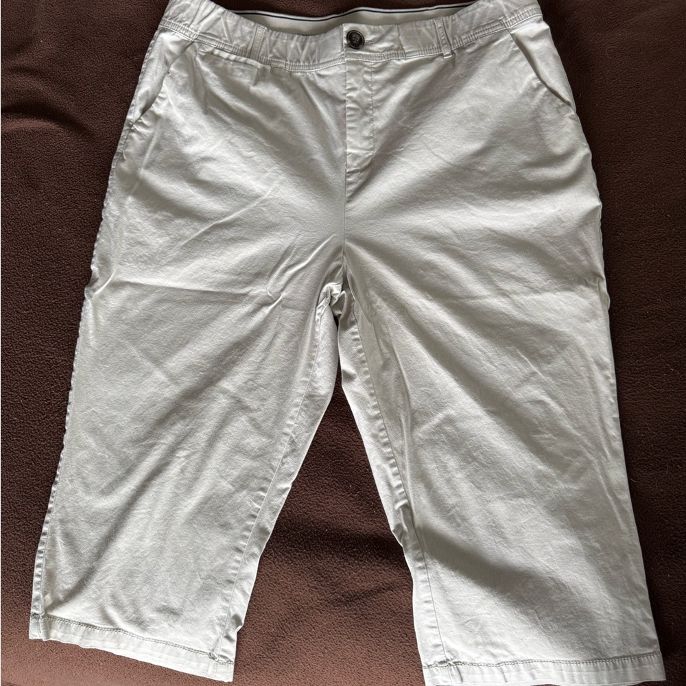 Christopher & Banks Tan Capris - 16P EUC